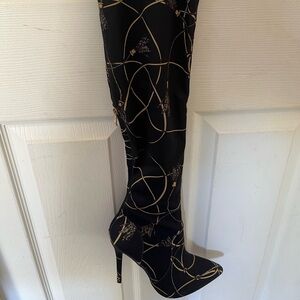Scarf print heeled boots